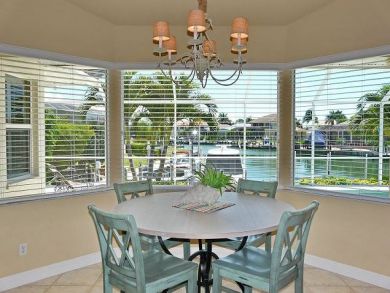 Dining Table Seats 4